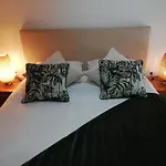 House 4u - Modern Mezzanine With Ac, Wi-fi And Parking - *